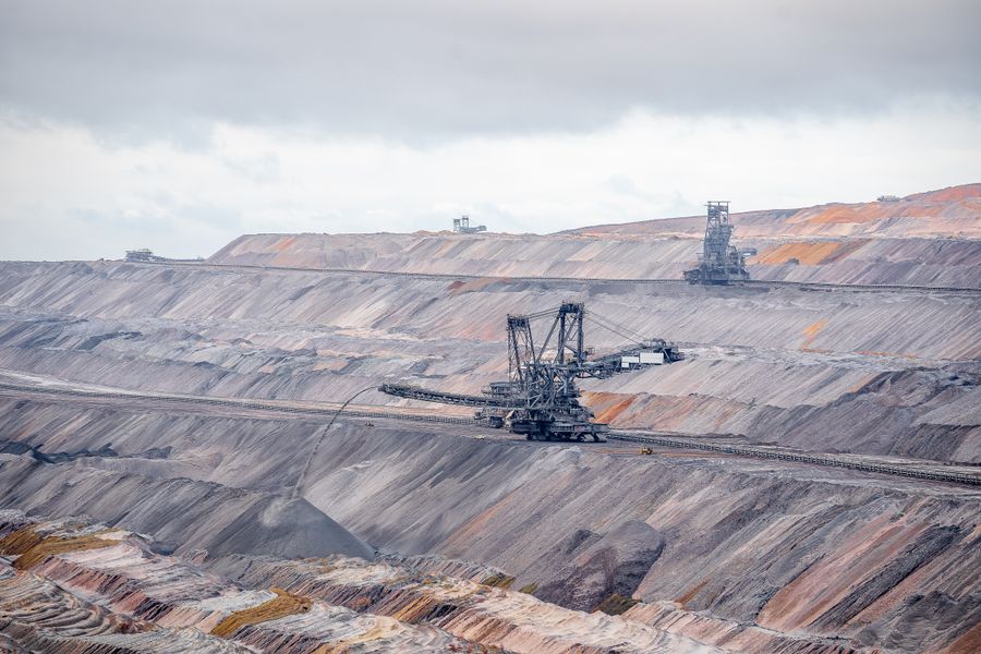 Open-pit mining excavator